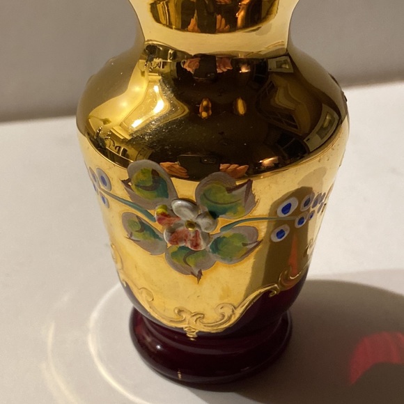 Vintage Ruby Red with gold leaf and hand painted. - Picture 3 of 11